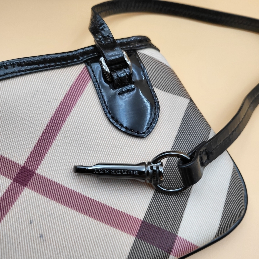 Burberry Supernova Check Coated Canvas Patent Leather Nickie Tote..Auth.. W/COA - Picture 11 of 16